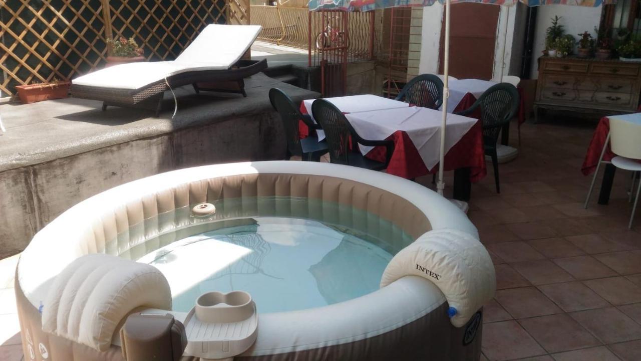 9 Vini Bed & Breakfast Alba  Dış mekan fotoğraf